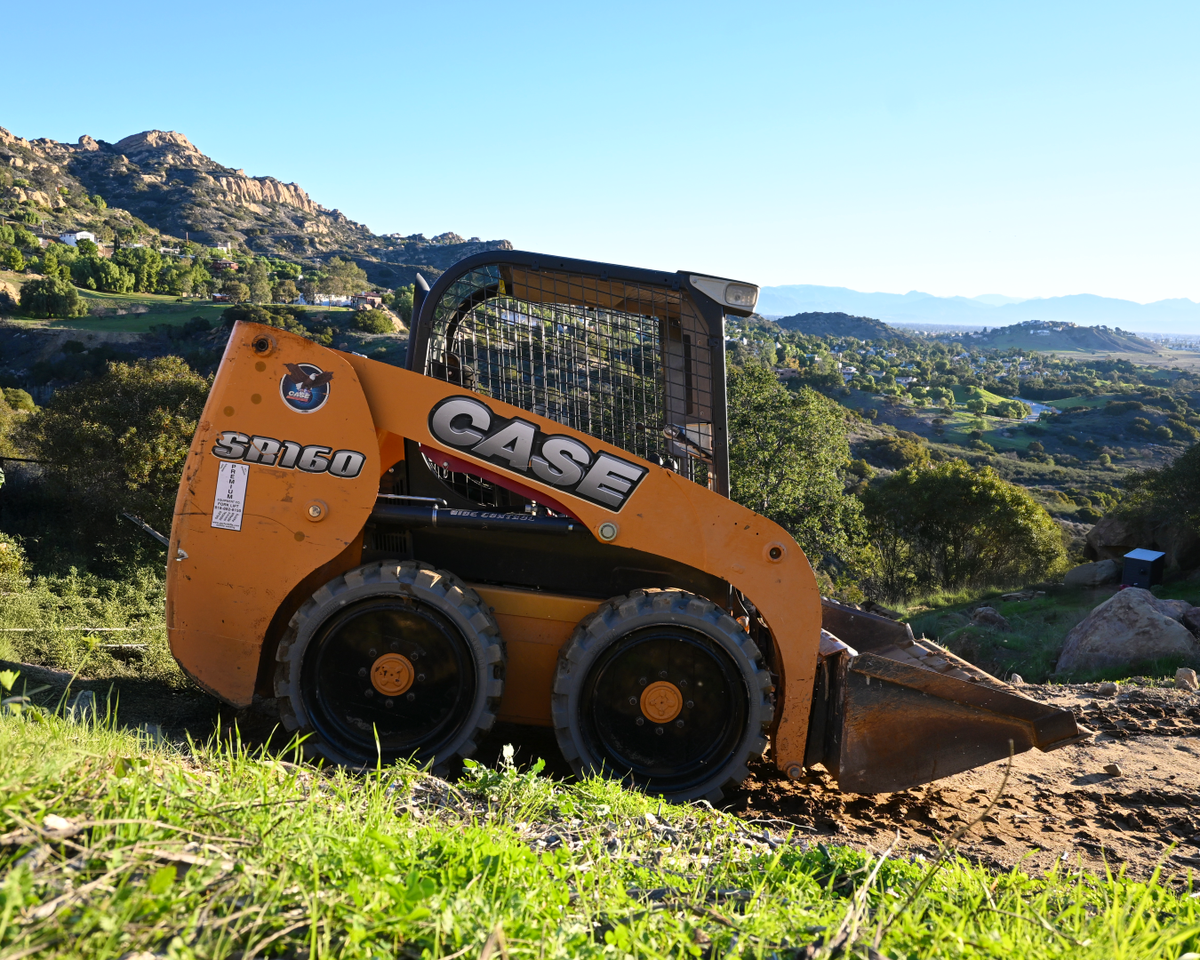 1,000-1,499 lb Skid Steer Rental with Operator